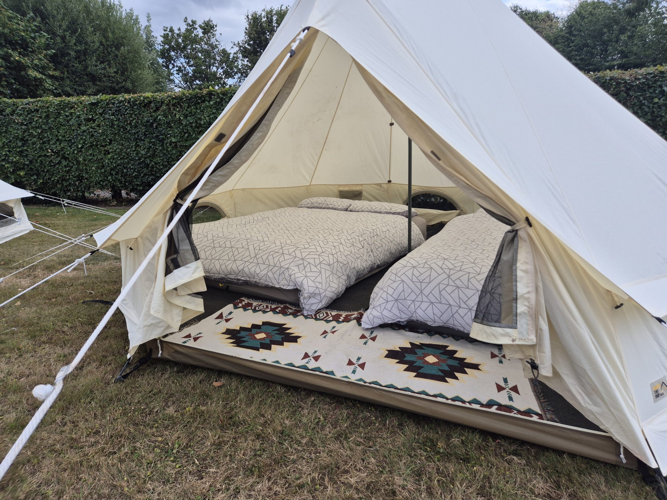 Fuinneamh Festival 4 metre Bell tent with two beds ( sleeps 4 ) - Image 2
